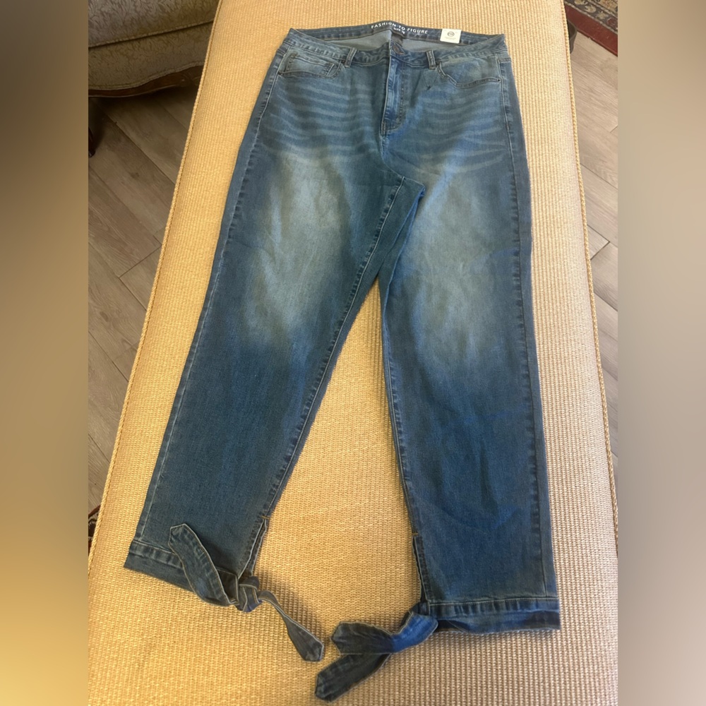 ✔️#91 BNWT FASHION TO FIGURE STRAIGHT LEG JEANS